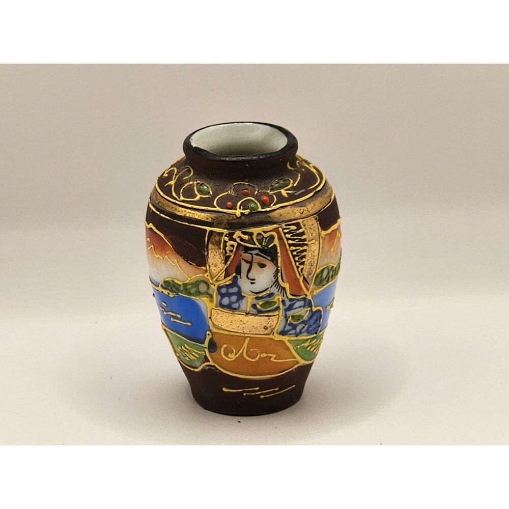 Japan Satsuma Style Mini Bud Vase Geisha Figural Black Gold Gilt 3 in